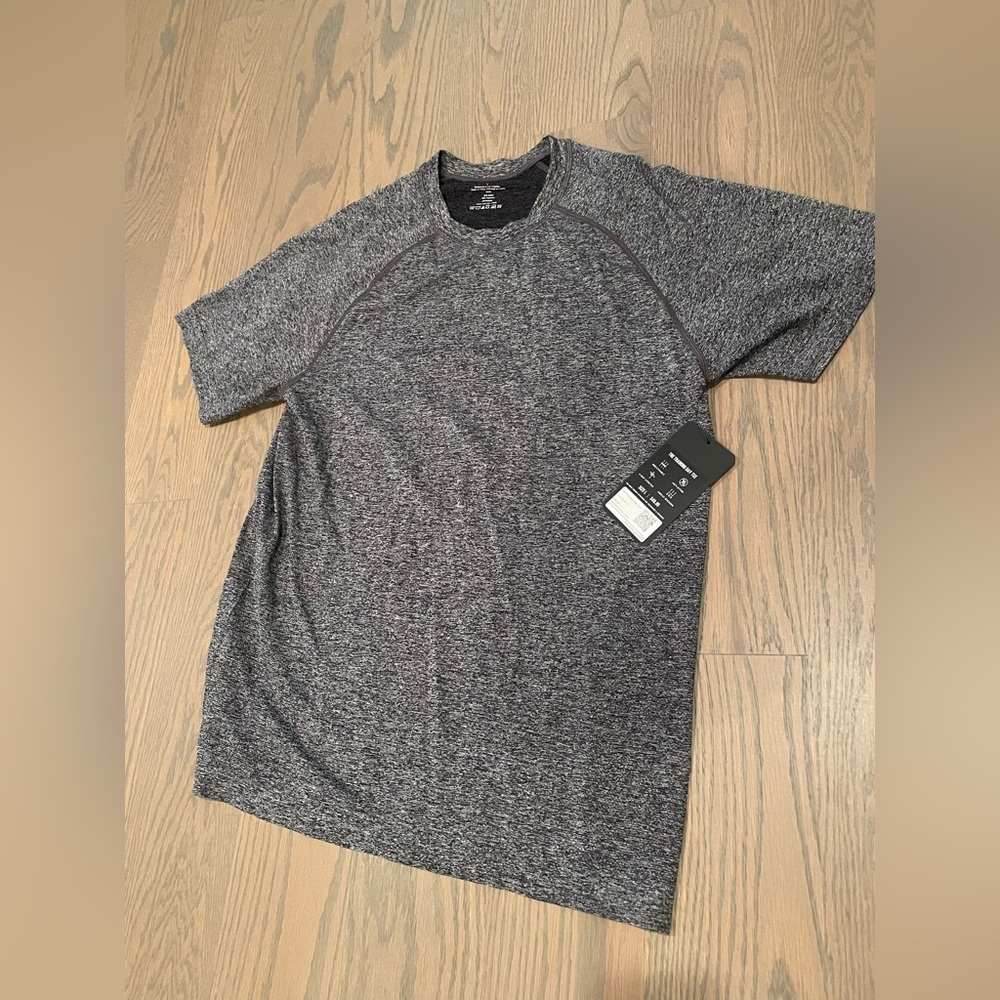 Fabletics grey T-shirt NWT size L